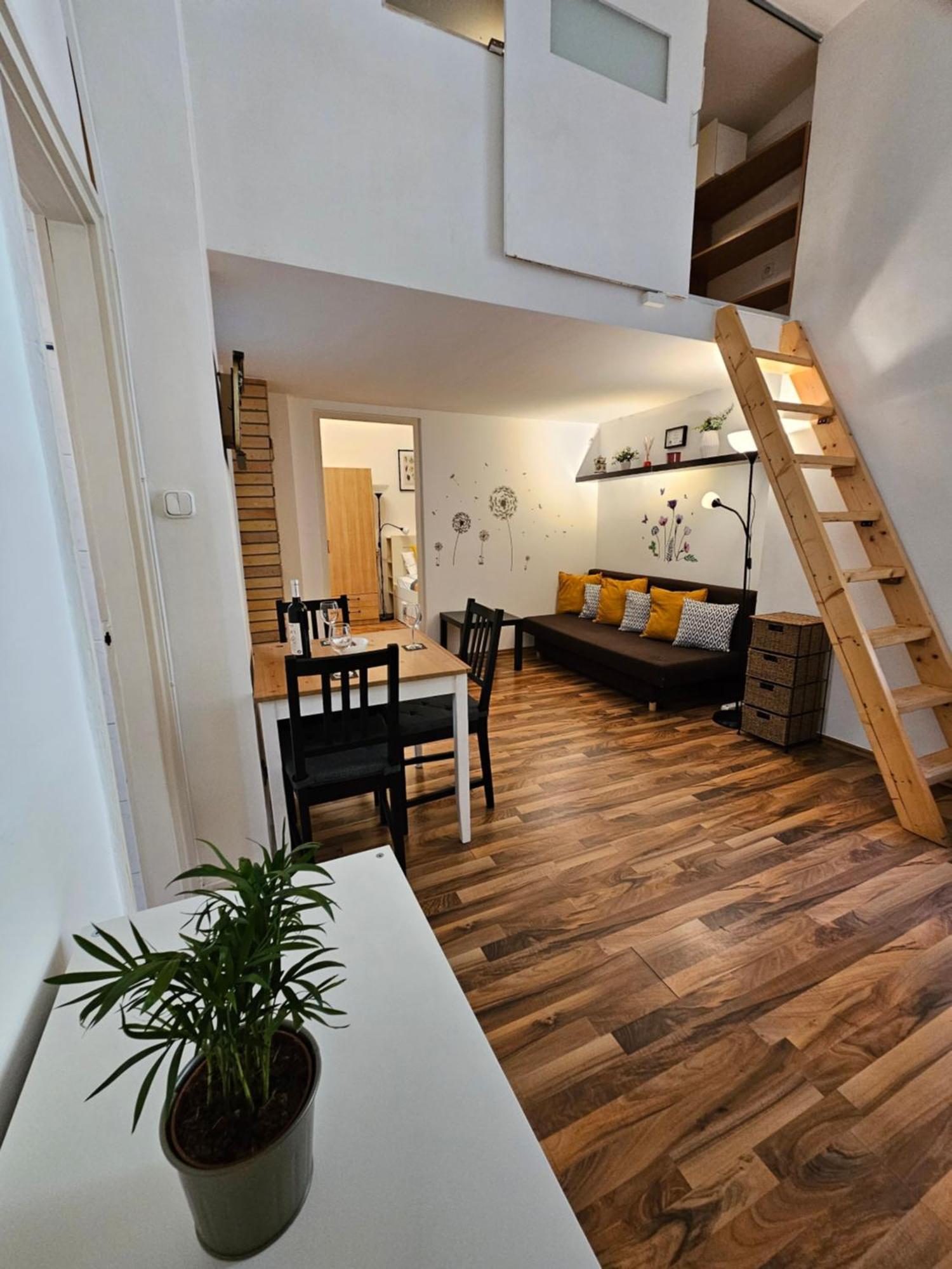 The Greenest Vintage Apartment Budapest