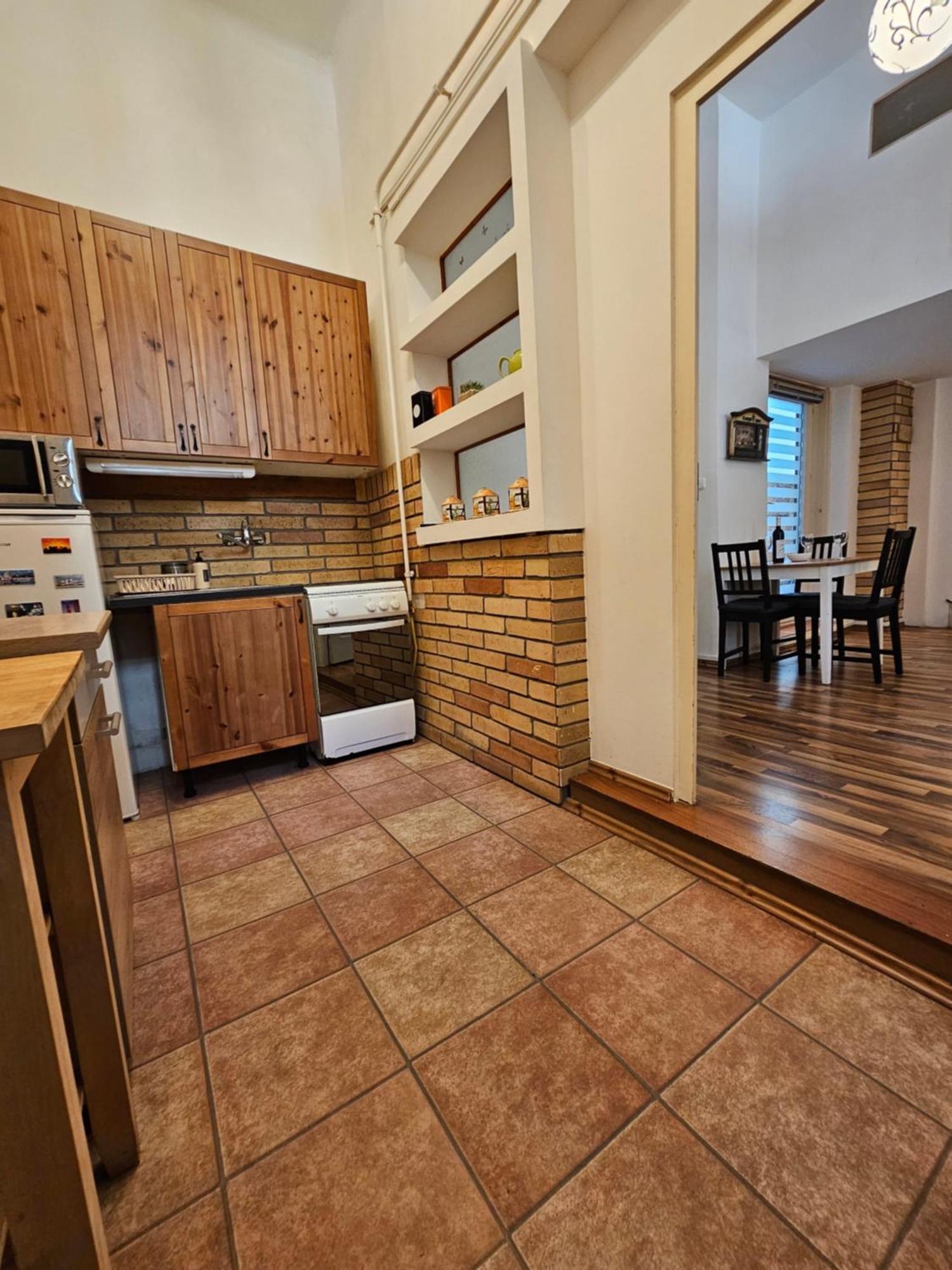 The Greenest Vintage Apartment